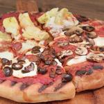Gegrillte Vier-Jahreszeiten-Pizza