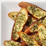 Französisches Baguette mit Kräutern