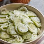 Gurkensalat in cremiger Soße
