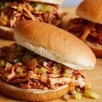 Hähnchen-Sandwiches mit BBQ-Sauce