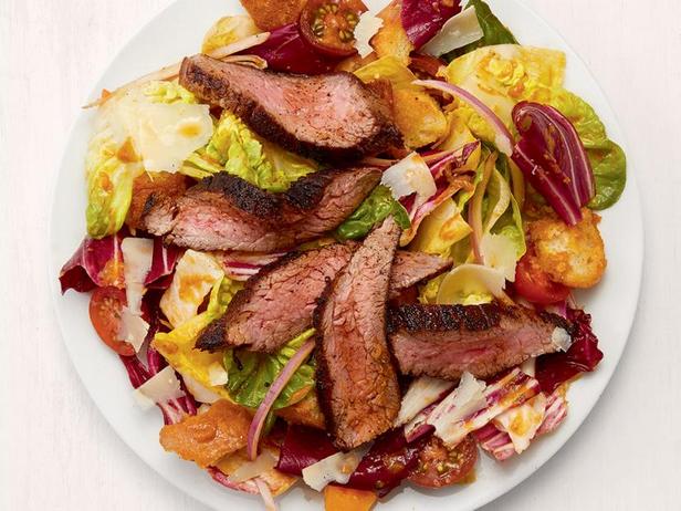 Come preparare - Insalata di bistecca all'italiana con crostini di formaggio