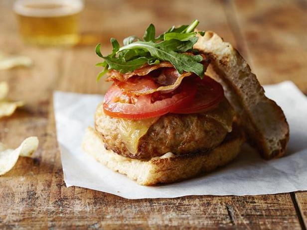İtalyan Usulü Hindi Burger Nasıl Yapılır?