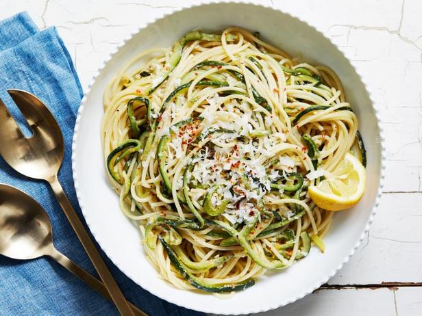 Rezept für Spaghetti mit Zucchini und Zitrone