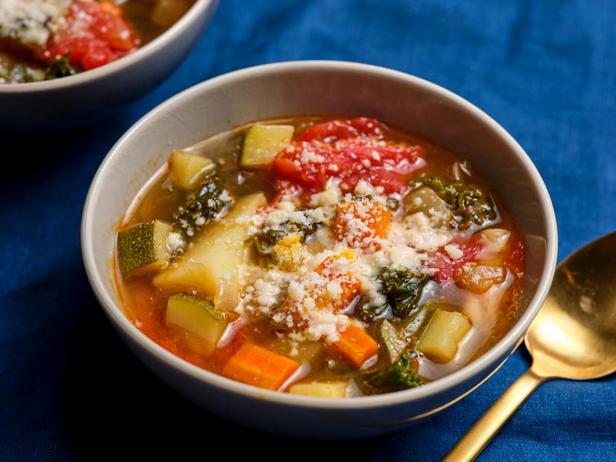 طريقة تحضير أفضل شوربة مينستروني
