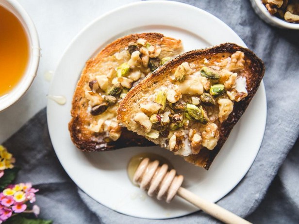 Baklava-Toasts