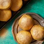 Besan-laddu