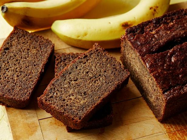طريقة عمل خبز الموز - باستخدام موزة كاملة