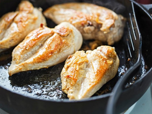 Hähnchen richtig kochen – 9 Fehler beim Hähnchenkochen