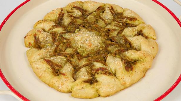 Pesto ve Peynirli Kar Tanesi Ekmeği Nasıl Yapılır?