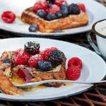 French Toast vom Lagerfeuer mit Erdnussbutter und Marmelade