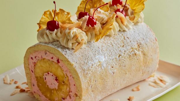 Wie man eine Ananas-Biskuitrolle zubereitet