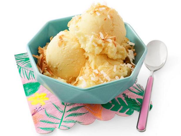 Wie man Pina Colada Eiscreme zubereitet