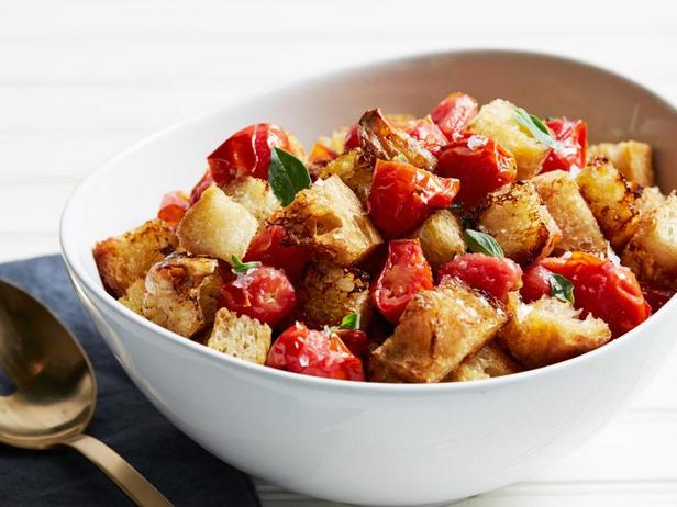 Rezept für gebackenen Tomaten-Brot-Salat