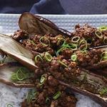 باذنجان مشوي مع لحم خنزير حار