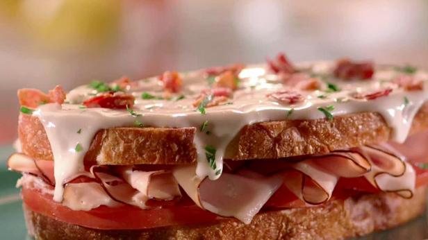 Wie man ein Derby-Sandwich zubereitet