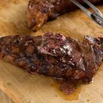 Gebratenes Steak mit Weinbutter