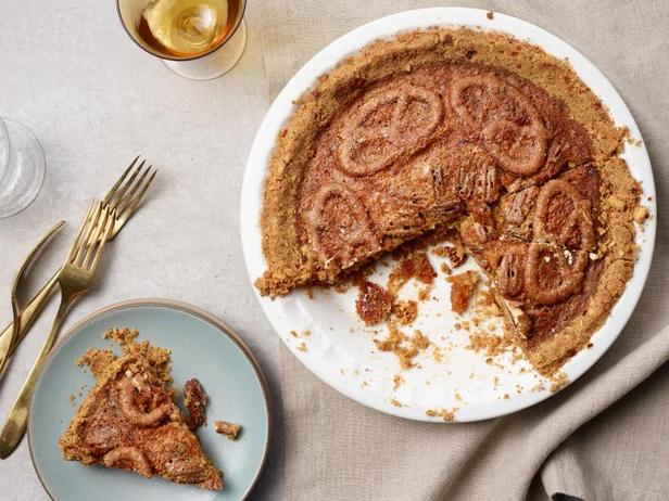 Wie man Pekannuss-Brezelkuchen zubereitet