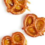 معجنات بريتزل بالجبن