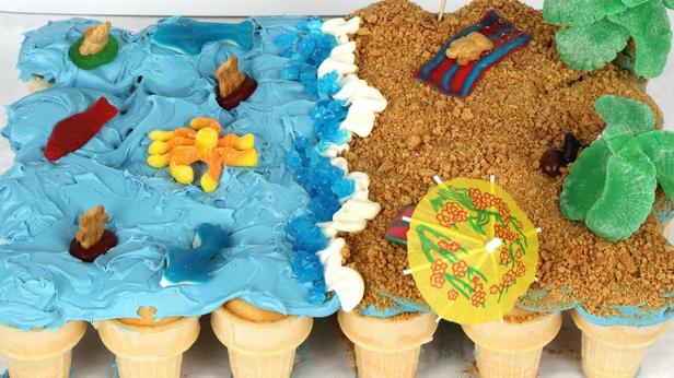 So backt man einen Strand-Cupcake-Zupfkuchen