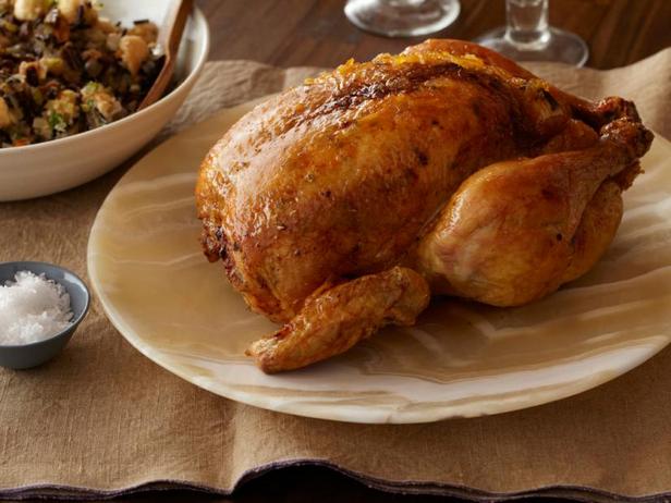 วิธีทำไก่อบสอดไส้ข้าวป่า