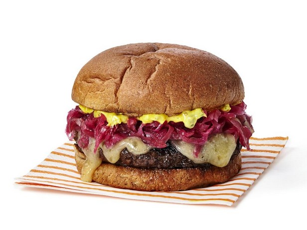 Burger mit dänischen Fleischbällchen und Sauerkraut