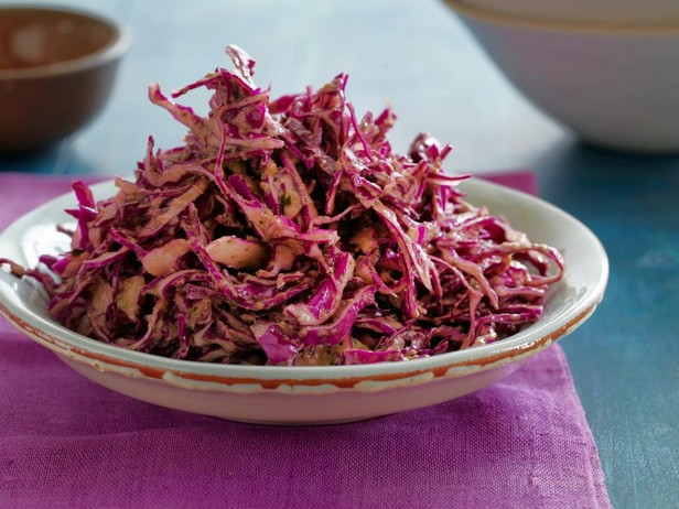 Rotkohlsalat mit Streifen