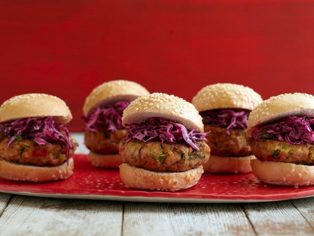 Thunfischfrikadelle und Krautsalat-Sandwiches