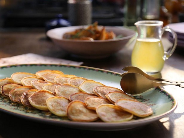 Ricotta-Pfannkuchen mit Zitronensirup