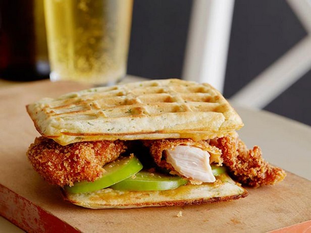 Hähnchen-Waffel-Sandwich