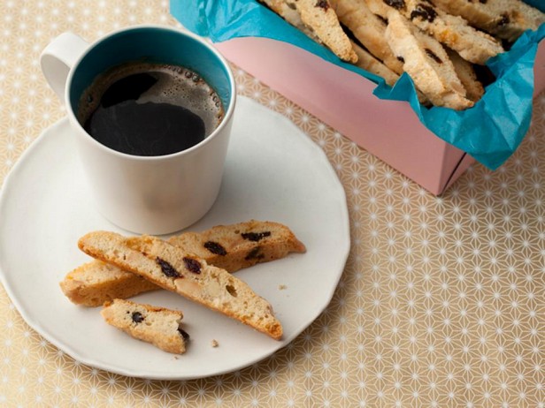 Mandel-Biscotti mit getrockneten Kirschen