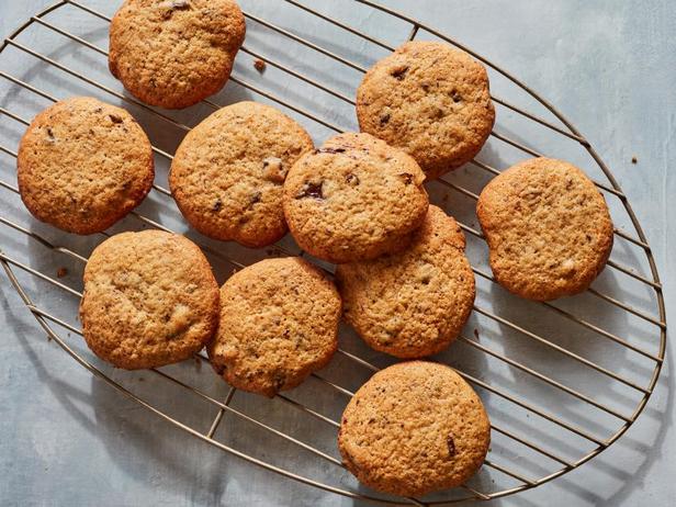 Come preparare i biscotti con gocce di cioccolato e lievito madre