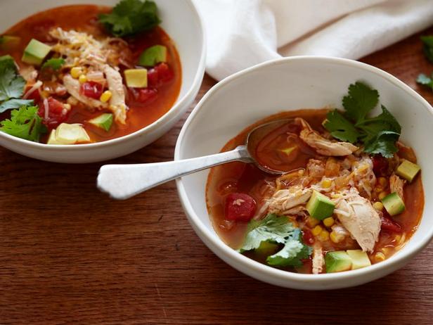 Wie man Truthahn-Tortilla-Suppe zubereitet