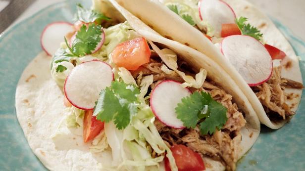Wie man Pulled-Pork-Tacos zubereitet