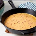 Mexikanische Chili con Queso Dip-Sauce