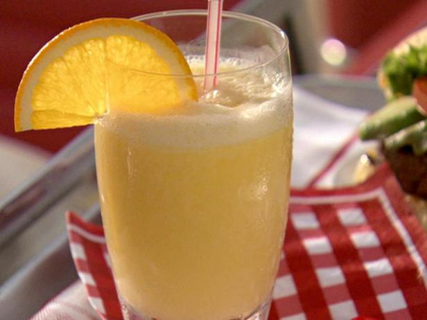 So bereiten Sie einen Orangen-Wodka-Smoothie zu
