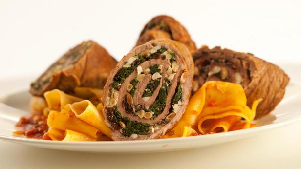 Zubereitung - Spinat-Braciole in Tomatensoße mit Pappardelle