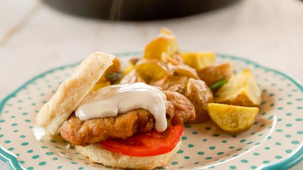 So bereiten Sie panierte Mini-Steak-Sandwiches zu