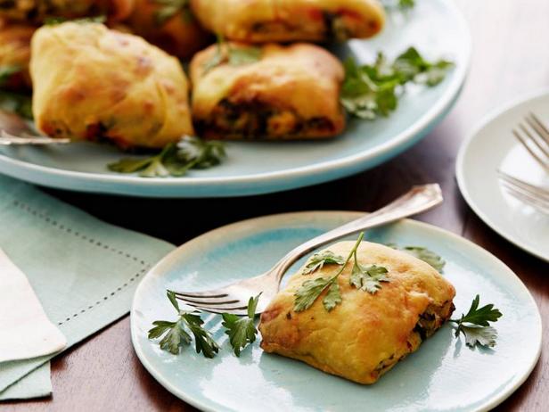 Come preparare i Knish da cocktail con spinaci e salmone affumicato