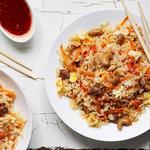 Süß-scharfer gebratener Reis mit Hühnchen und Cashewnüssen