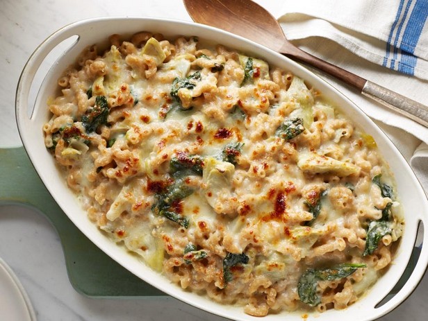 Makkaroni mit Käse, Spinat und Artischocken