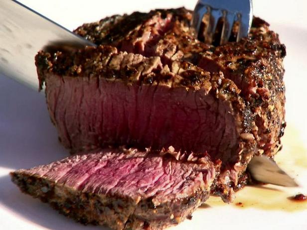 Wie man Filet Mignon im Steakhouse-Stil zubereitet