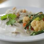 Gedämpfter Heilbutt in Kokosnusssauce