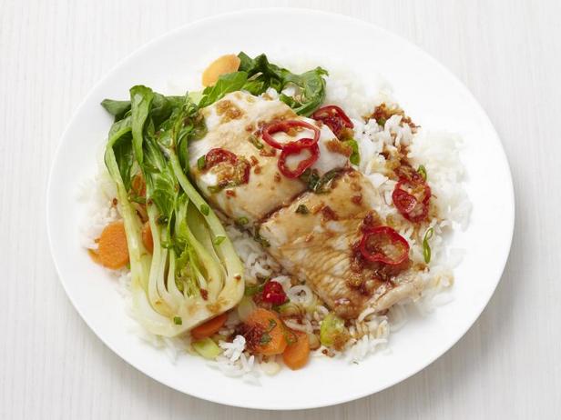Wie man Mahi Mahi im Dampfgarer zubereitet