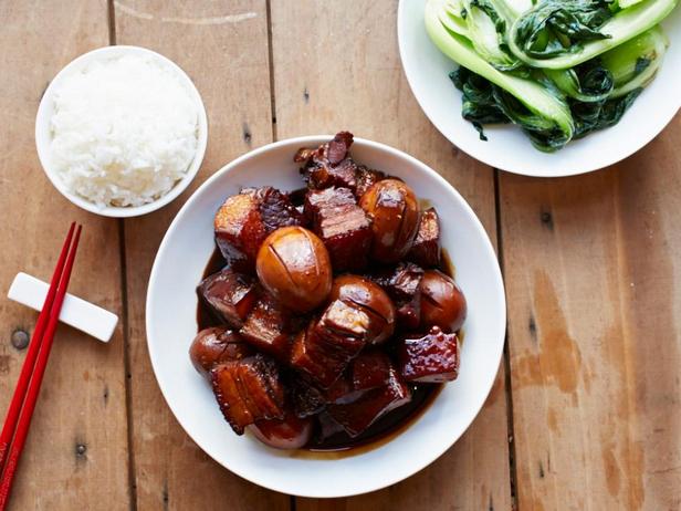 วิธีทำหงเสา: หมูแดงตุ๋นไข่สไตล์เซี่ยงไฮ้
