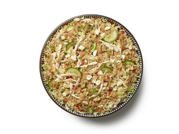 Zubereitung - Hühnernudelsalat mit Erdnusssauce