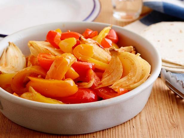 Soğan ve Biberle Fajita Nasıl Yapılır?