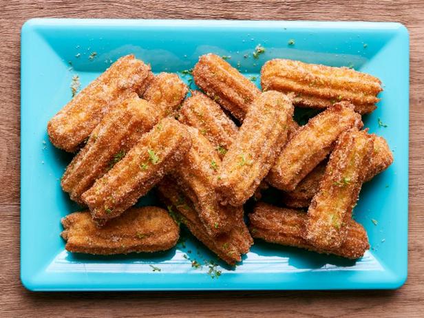 Wie man spanische Churros zubereitet