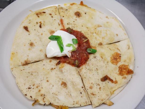 Izgara Tavuklu Quesadilla Nasıl Yapılır?