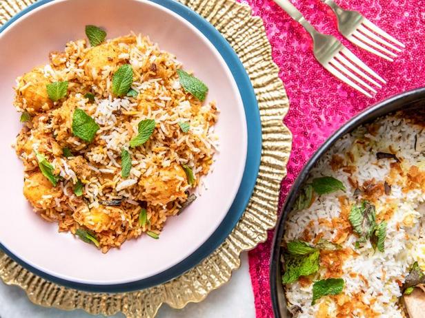 Wie man Dum Aloo Biryani zubereitet