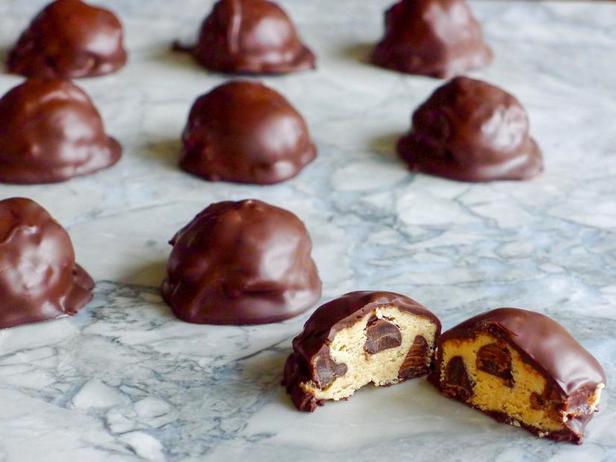Wie man Cashew-Trüffel herstellt